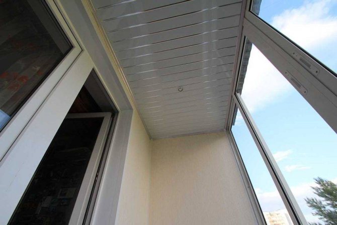 Plafond à faire soi-même sur le balcon: de quoi faire des photos et des vidéos