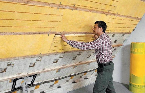 Une bonne installation du plafond dans une maison privée est une garantie de confort