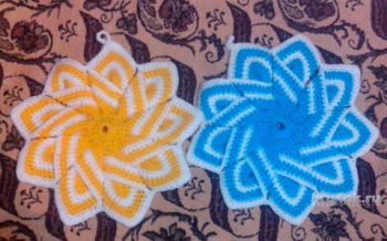 Crochet de fleur de manique. Le travail de Katerina Petyanina