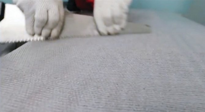 Exemple de fraisage manuel d'une surface en mousse de polystyrène extrudé