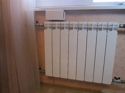 Le principe de fonctionnement de la micro-ventilation sur les fenêtres et les raccords en plastique pour l'installation