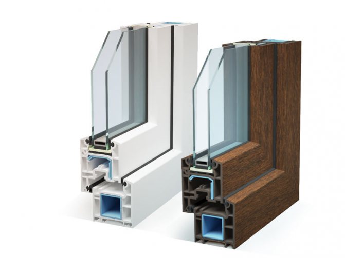 Profilé PVC pour fenêtres marron et blanc