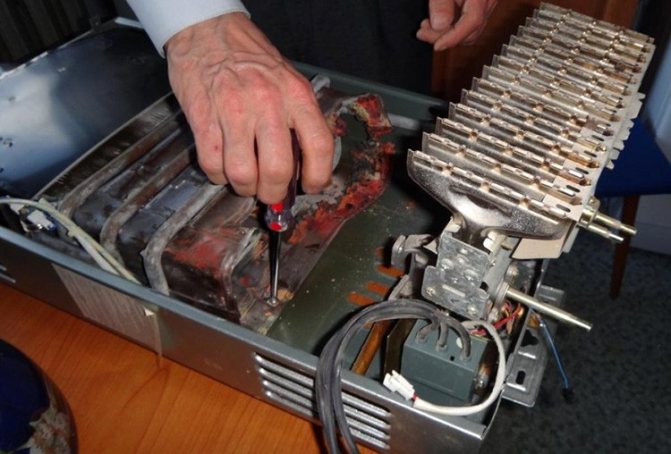 Les éléments brûlés de la colonne de gaz doivent être remplacés de toute urgence; il est dangereux d'utiliser l'appareil dans cet état.