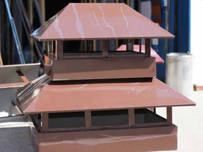 Passage de cheminée à travers le toit