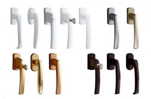 La poignée de la fenêtre en plastique est défilée. La fenêtre en plastique ne se ferme pas: la poignée ne tourne pas dans les deux sens 05