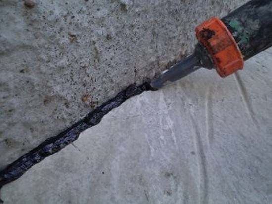 Le balcon fuit d'en haut: que faire