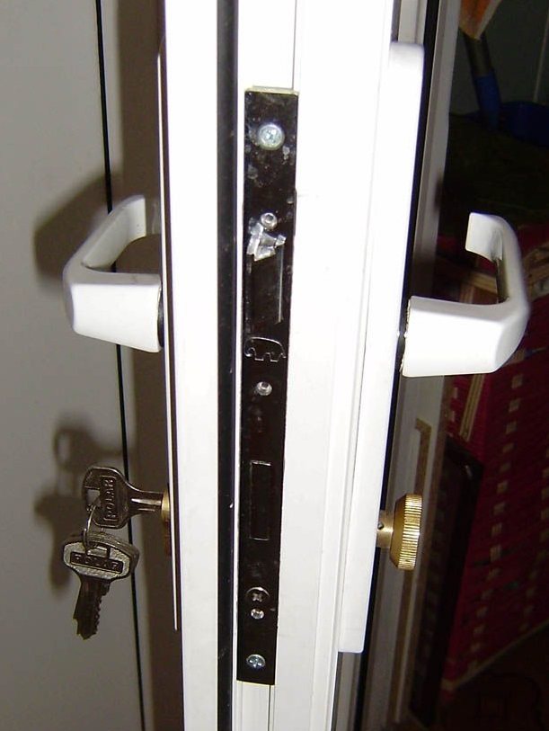 porte PVC avec serrure