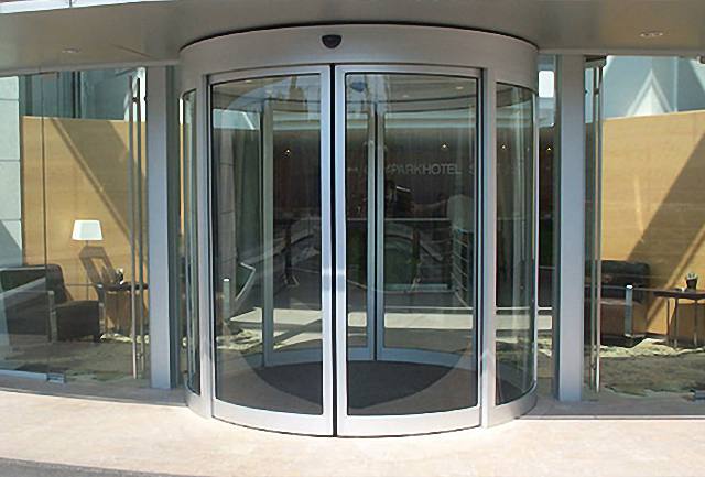 Structures plastiques radiales