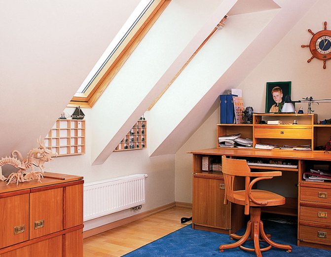 Radiateurs sous les fenêtres de toit