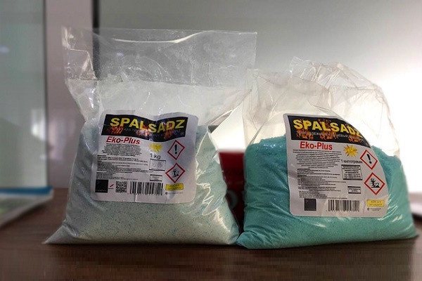 Emballage du produit dans des sacs en plastique