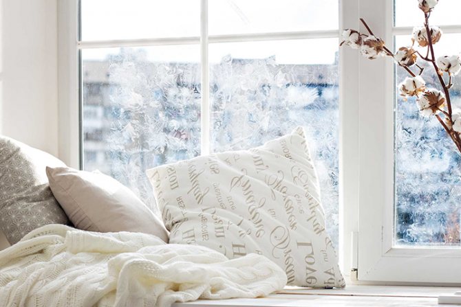 Fenêtre battante avec ferrures Vorne