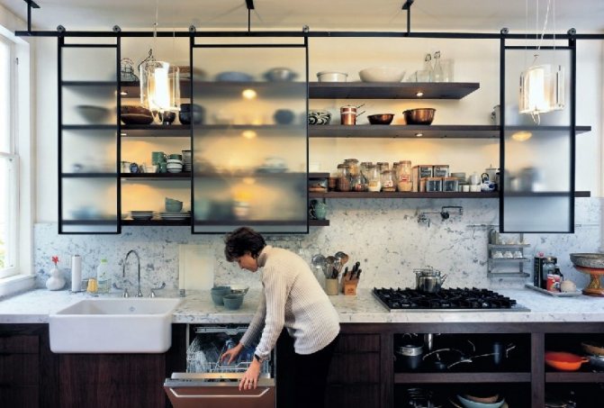 portes coulissantes coulissantes sur les armoires de cuisine