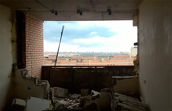 Portes coulissantes sur le balcon: avantages et inconvénients, types et matériaux