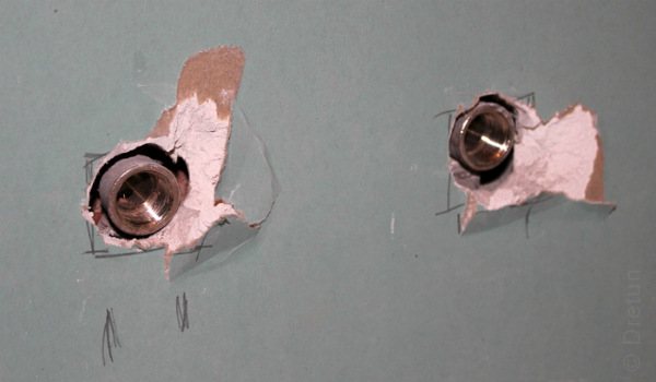 Plomberie dans la salle de bain et les toilettes