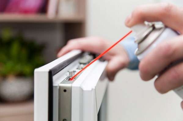 Ajuster une porte de balcon en plastique de vos propres mains