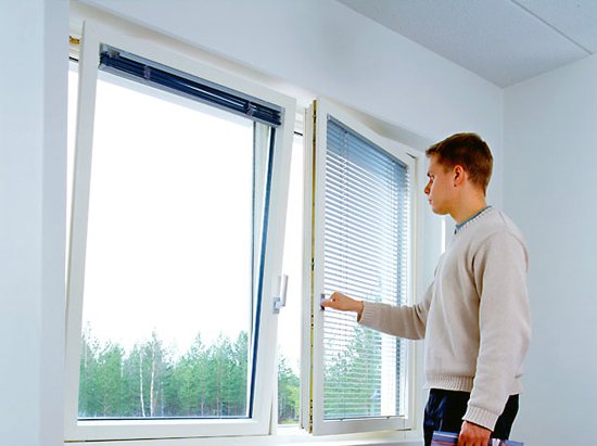 Ajuster vous-même les fenêtres en plastique