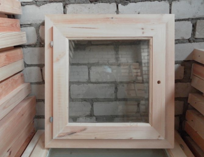 Réparation de fenêtres en bois à l'aide de revues technologiques suédoises