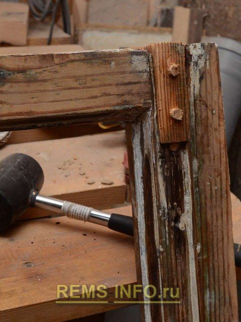 Restauration d'une fenêtre en bois 10.