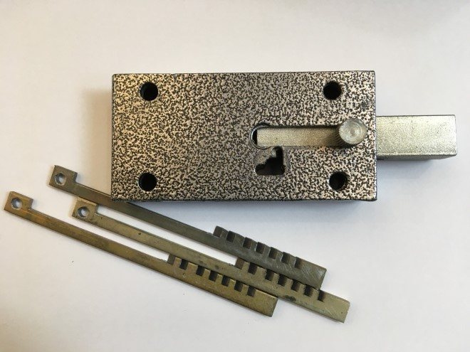 Verrouillage de la barre transversale (rack)