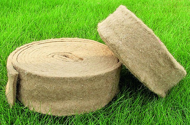 Rouleaux de lin - très pratique lors de la construction d'une maison en rondins