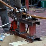 Des serres, des portails, des belvédères et bien plus encore peuvent être fabriqués à l'aide d'un tuyau profilé plié.