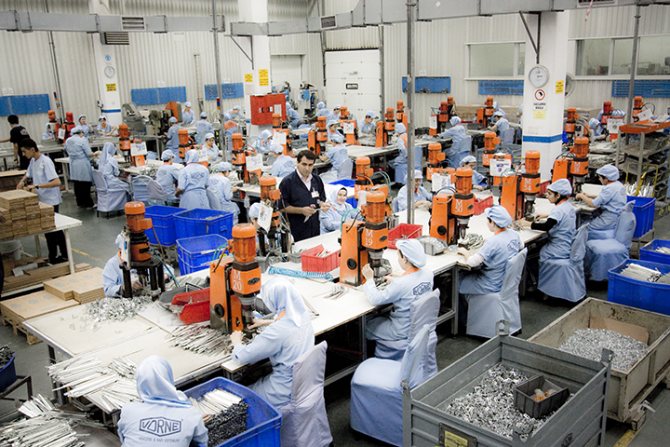 Atelier d'assemblage de quincaillerie Vorne