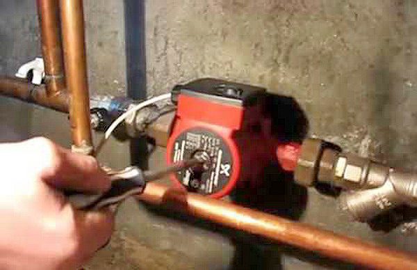 Purge d'air de la pompe de circulation