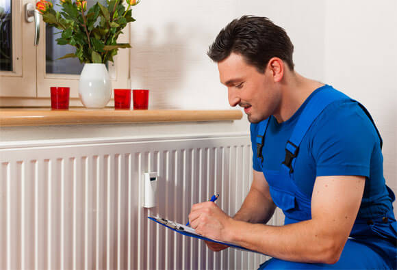 Compteurs pour chauffer les batteries dans une installation d'appartement de compteurs de chaleur