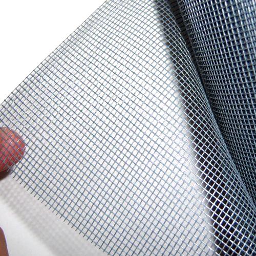 Maille de fenêtre en bois