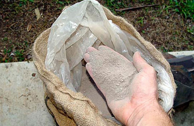 argile réfractaire pour le plâtrage au four