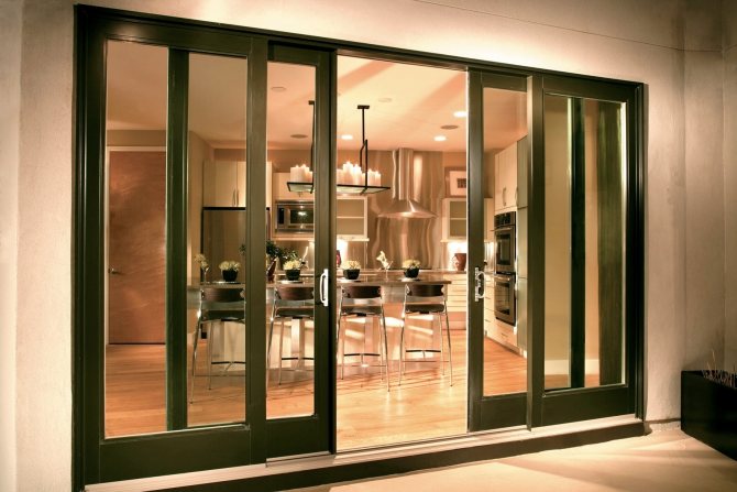 largeur de la porte battante