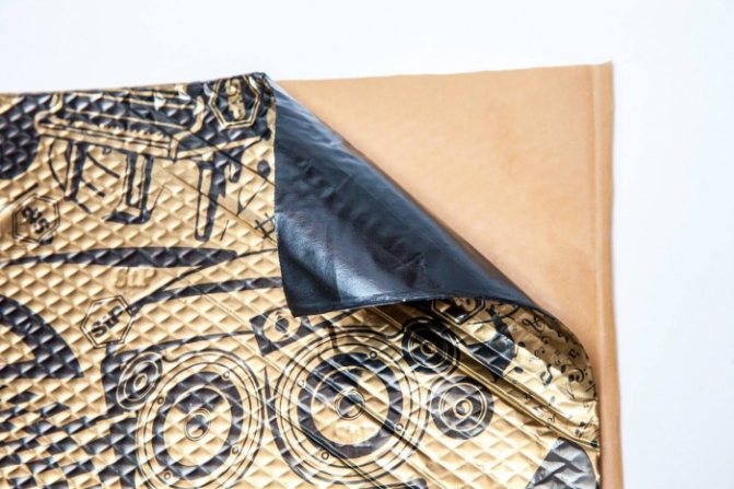 Insonorisation du toit du balcon, du reflux et des auvents