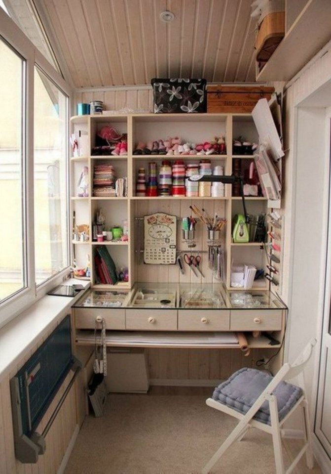 Atelier de couture sur le balcon