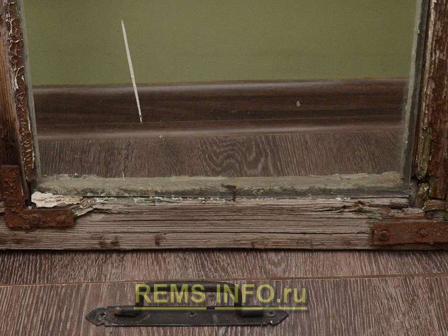 Fragments très secs et craquelés.