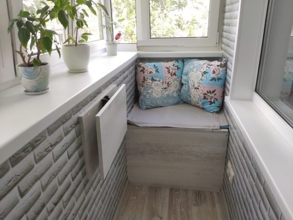 table pliante sur le balcon de Khrouchtchev