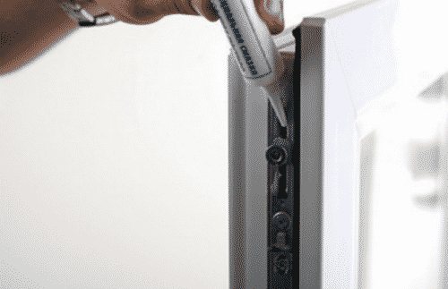 Lubrification des pièces à l'aide d'une bouteille en plastique