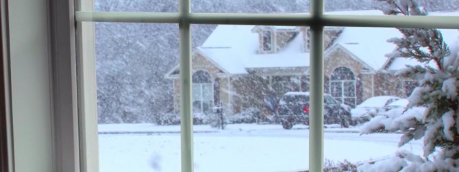 Conseils sur la façon de nettoyer les fenêtres à l'extérieur en hiver lorsqu'il gèle