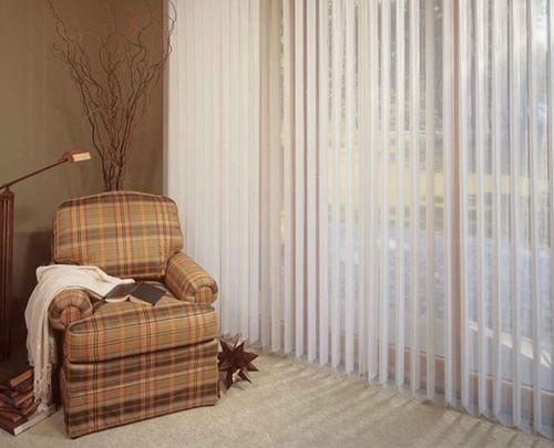 Stores modernes à l'intérieur