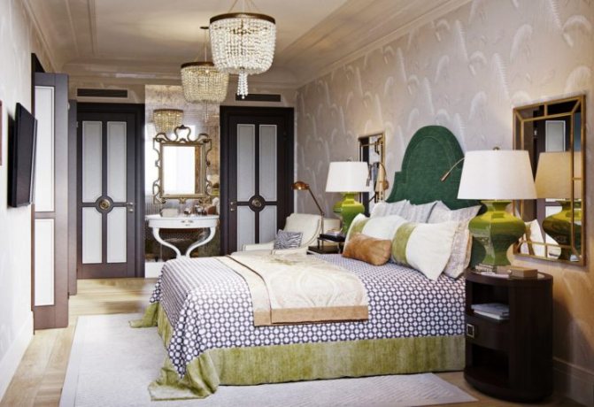 chambre avec deux fenêtres