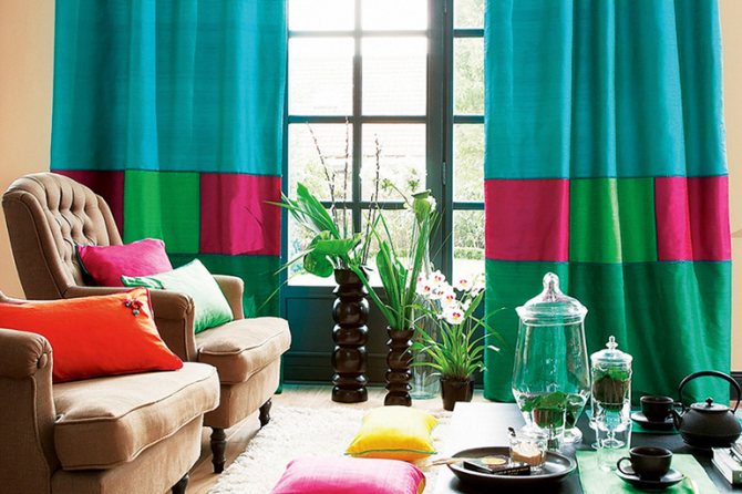 Couture à partir de pièces multicolores