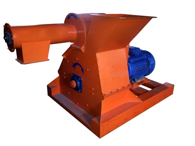 Concasseur stationnaire pour le broyage du bois primaire