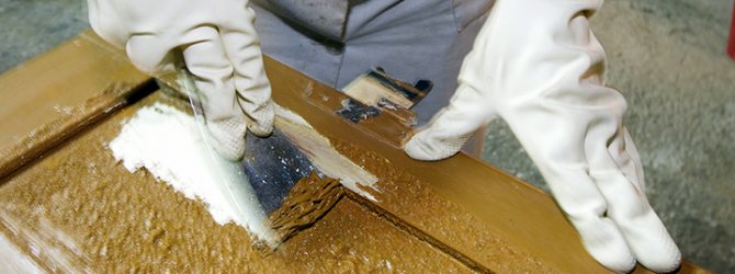 Vieilles fenêtres en bois dans la maison : changer ou réparer ?