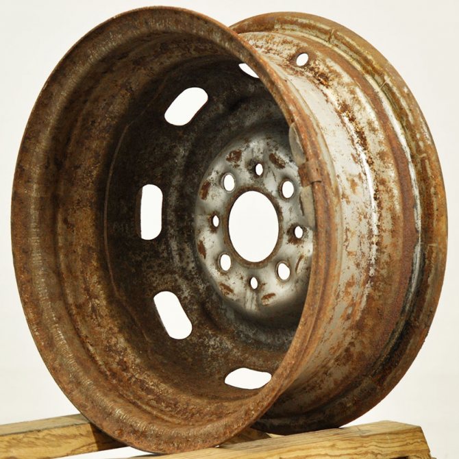 Les vieux disques rouillés peuvent également être utilisés dans la construction