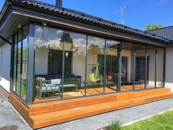 Les portes vitrées de la terrasse - c'est magnifique!