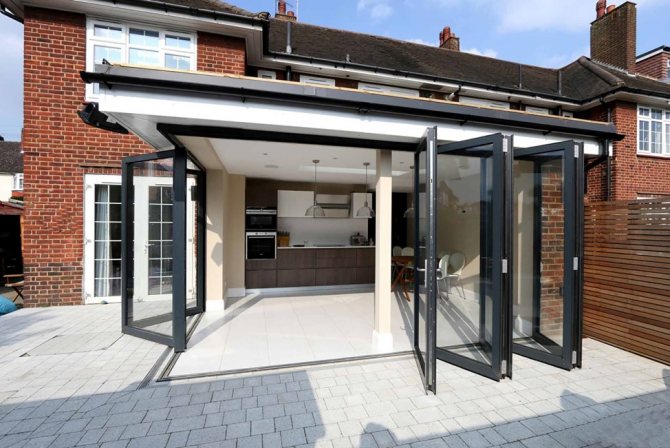 Les portes vitrées de la terrasse - c'est magnifique!