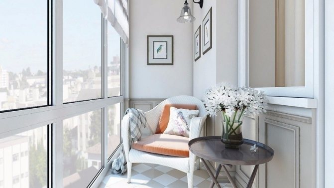 Vaut-il la peine de faire un balcon panoramique: avantages et inconvénients, caractéristiques et design confortable