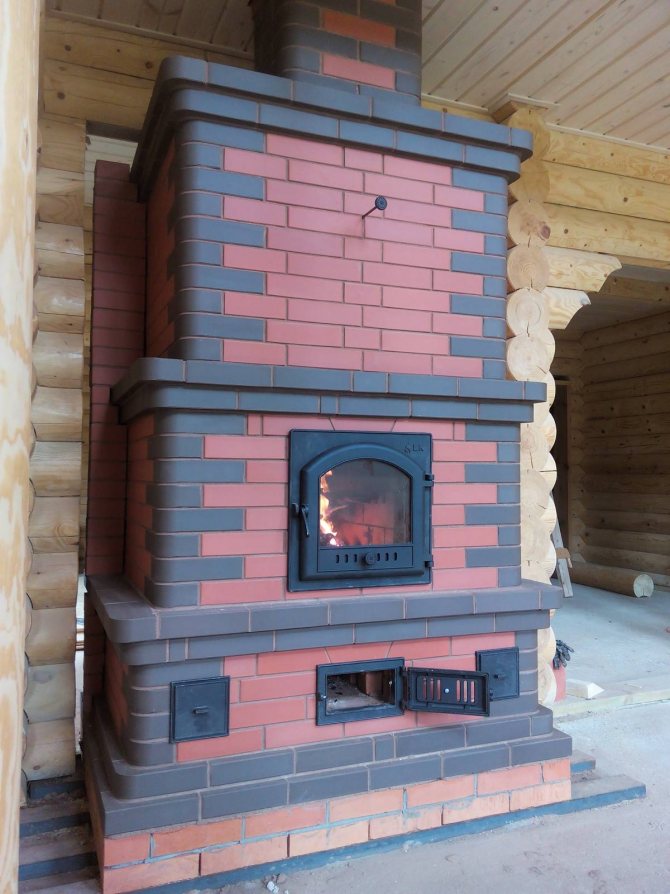 Construction d'un four à deux étages avec plaque de cuisson