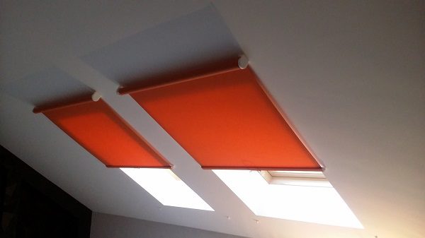 Filtres de lumière pour fenêtres en plastique: conception, installation, maintenance