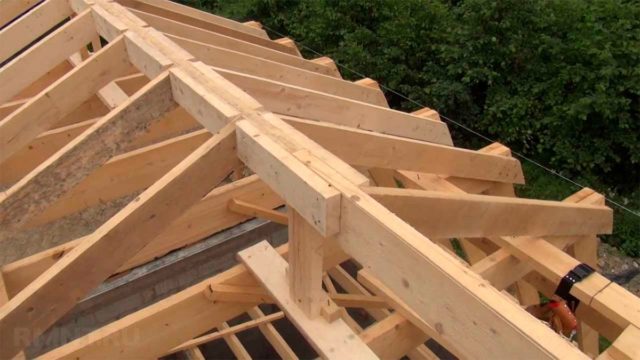 Serre à faire soi-même à partir de fenêtres en plastique: idées créatives de construction