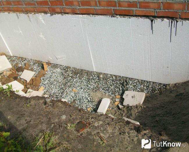 Isolation thermique de la base avec de la mousse